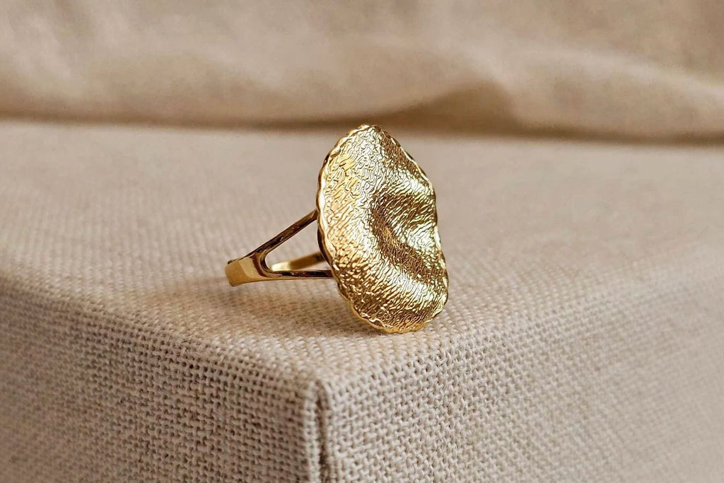 ANELLO FOGLIA - Anello Regolabile Disco Oro Martellato