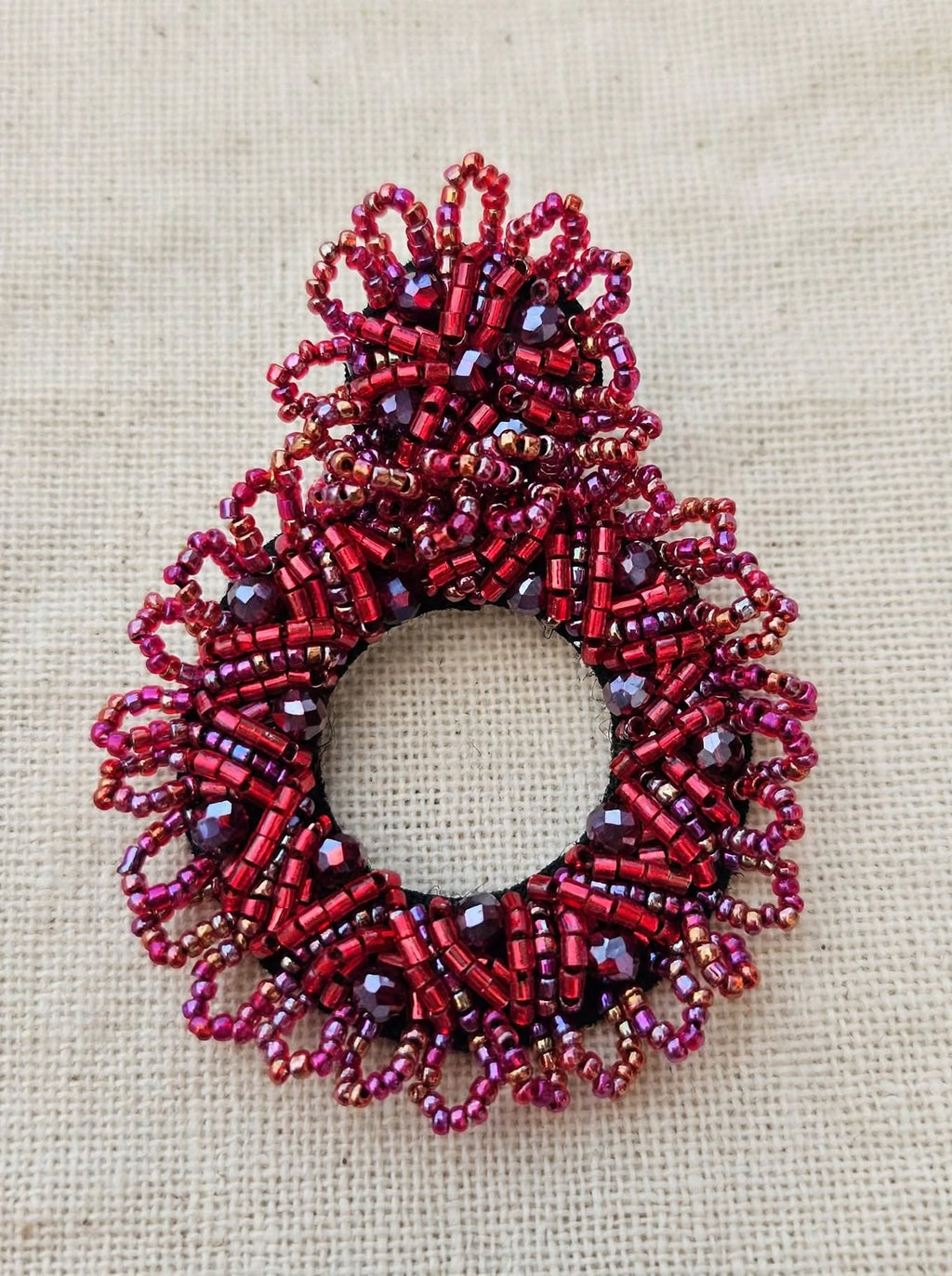 RUBINO - Orecchini Statement Cerchio Ricamato Rosso Bordeaux
